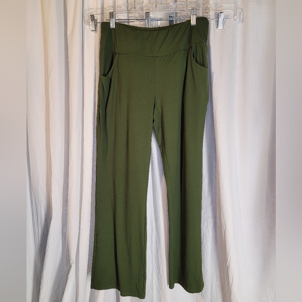 Women's Green Straight-leg Yoga Pants WITH POCKETS NWOT
